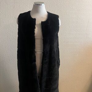 La Fiorentina Black Faux Fur Vest